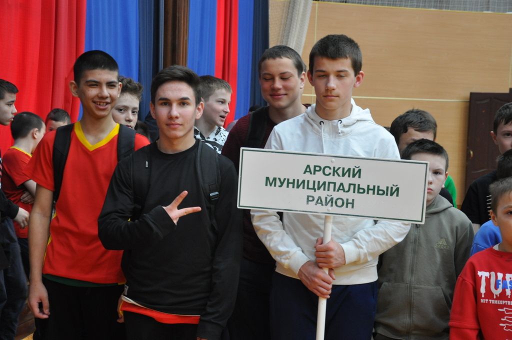 Сабада подводниклар балаларны, үсмерләрне көрәштерде