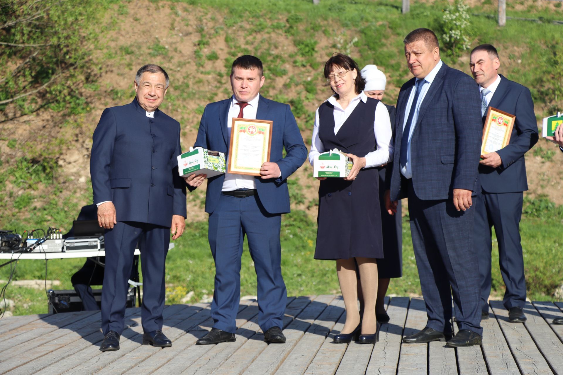 Сабада районыбызның фән олимпиадаларында җиңүче укучыларны  тәбрикләделәр (фоторепортаж)