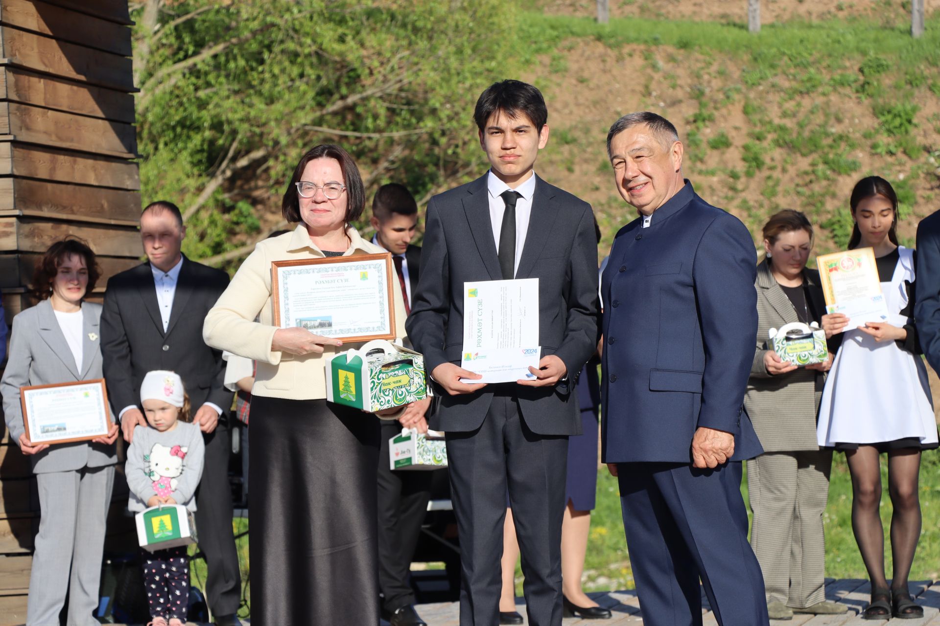 Сабада районыбызның фән олимпиадаларында җиңүче укучыларны  тәбрикләделәр (фоторепортаж)