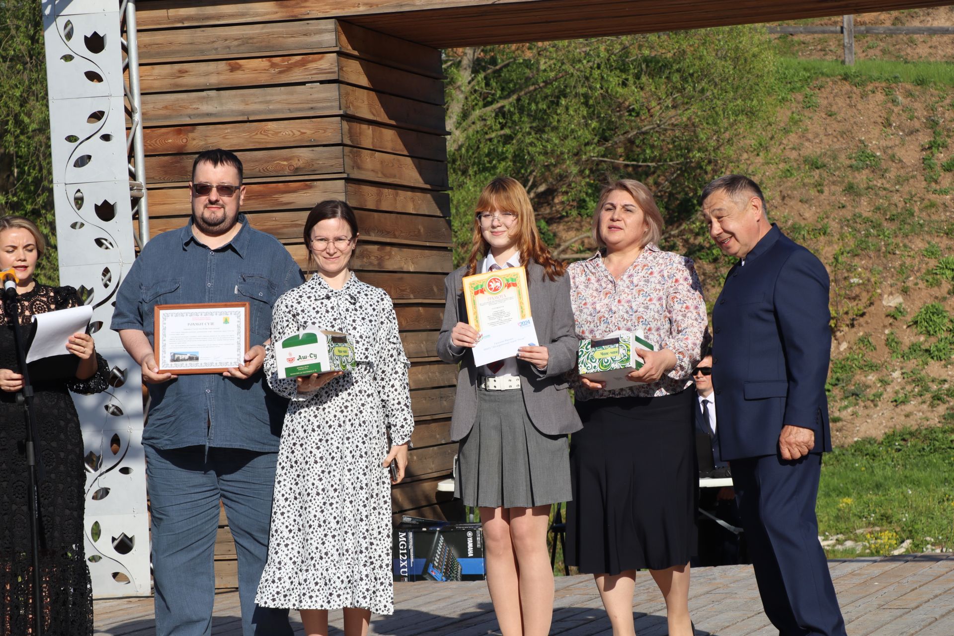 Сабада районыбызның фән олимпиадаларында җиңүче укучыларны  тәбрикләделәр (фоторепортаж)