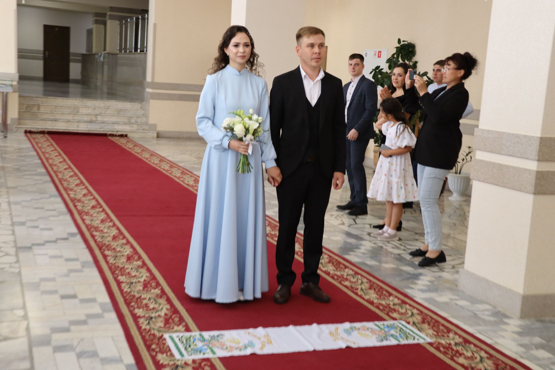 Мамадыштан кайткан гаилә учагын Мифтаховлар Фәтхриевларга тапшырды