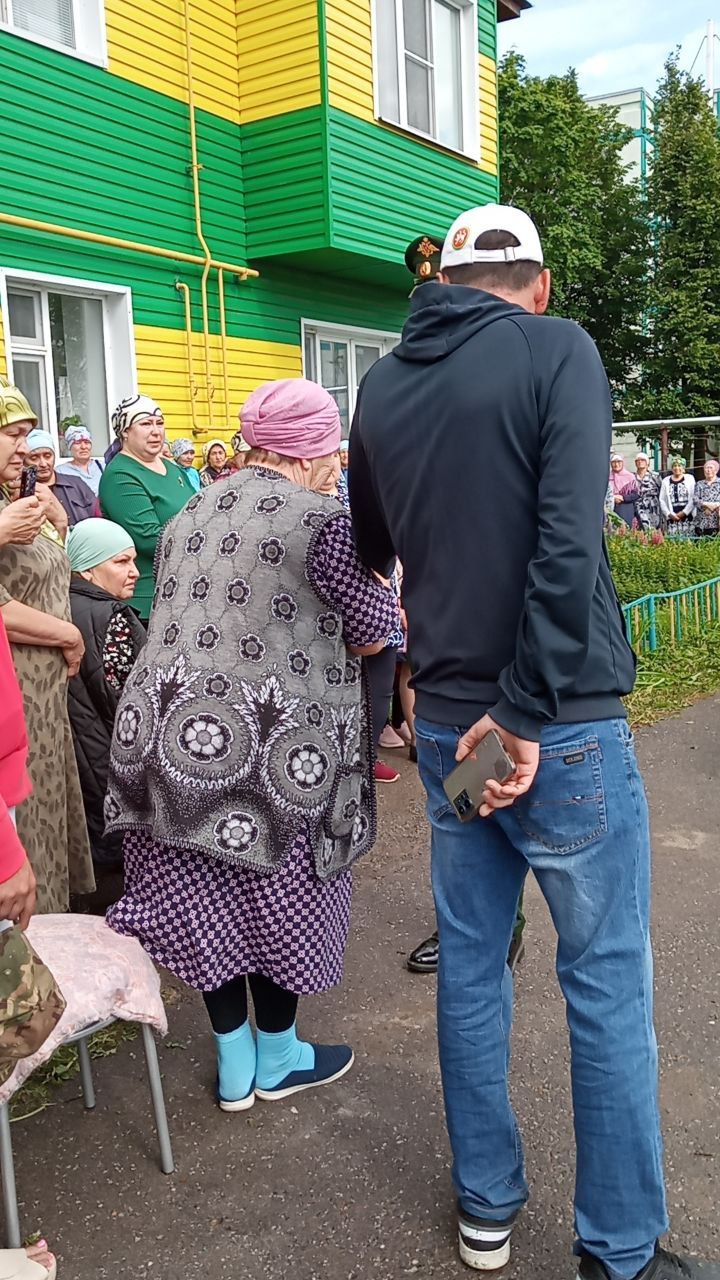 Бүген махсус хәрби операциядә вафат булган  райондашыбыз Байлар Сабасыннан Радик Мөнир улы Мусинны соңгы юлга озаттылар