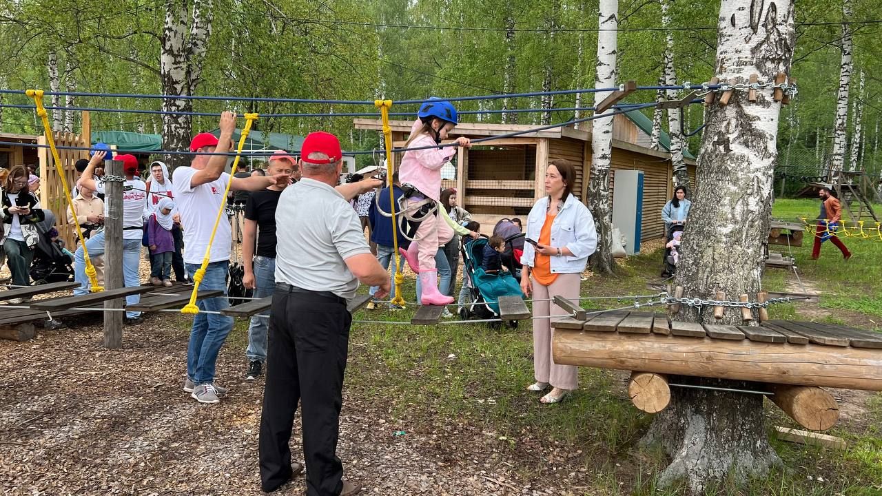 Саба Сабантуенда мәйдан янәшәсендә сәүдә гөрләде, балалар өчен махсус мәйданчыклар эшләде, аерым төр ярышлар да узды