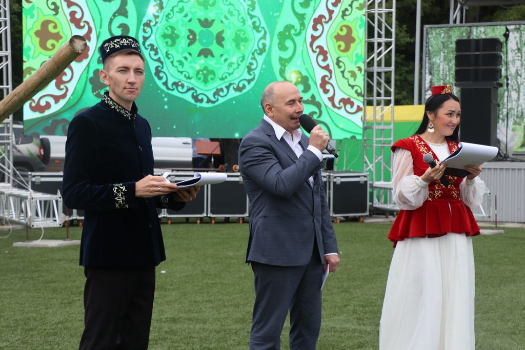 Терлекчеләр эштә батыр,  ялда  – ялкын