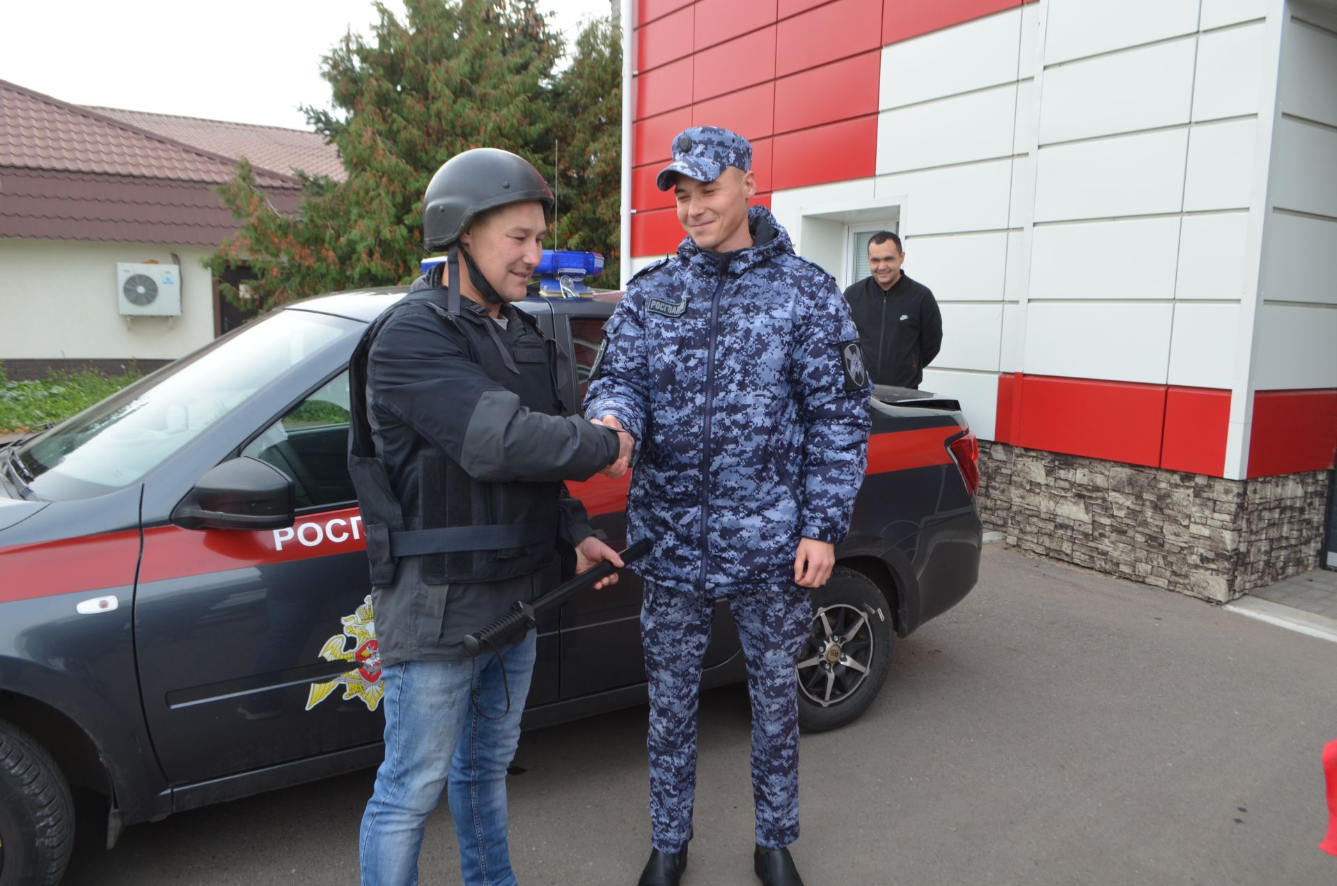 Росгвардиянең “Агитация  автобусы”  Сабага  килде