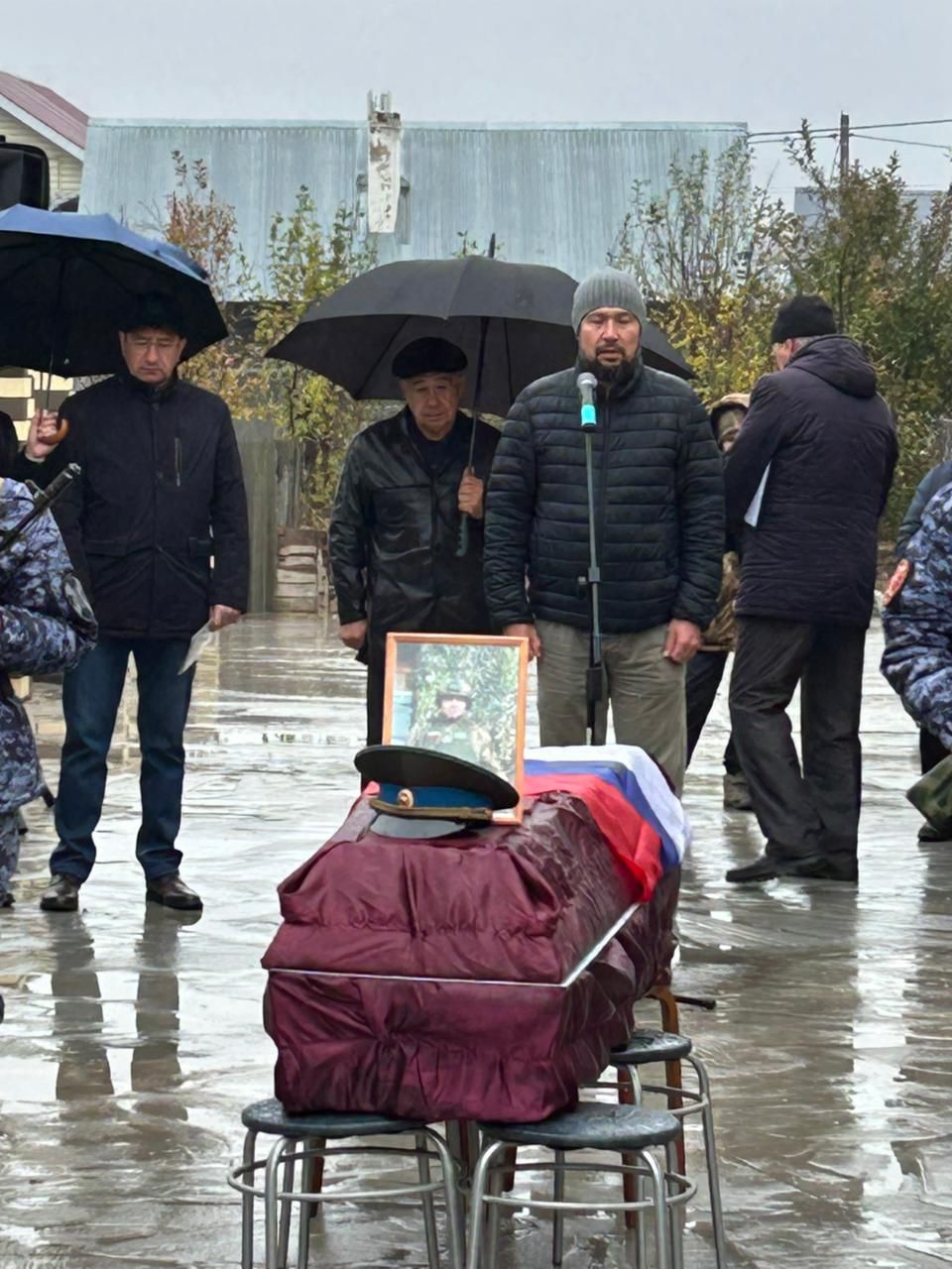 Бүген Саба тагын бер батыр улы белән хушлашты