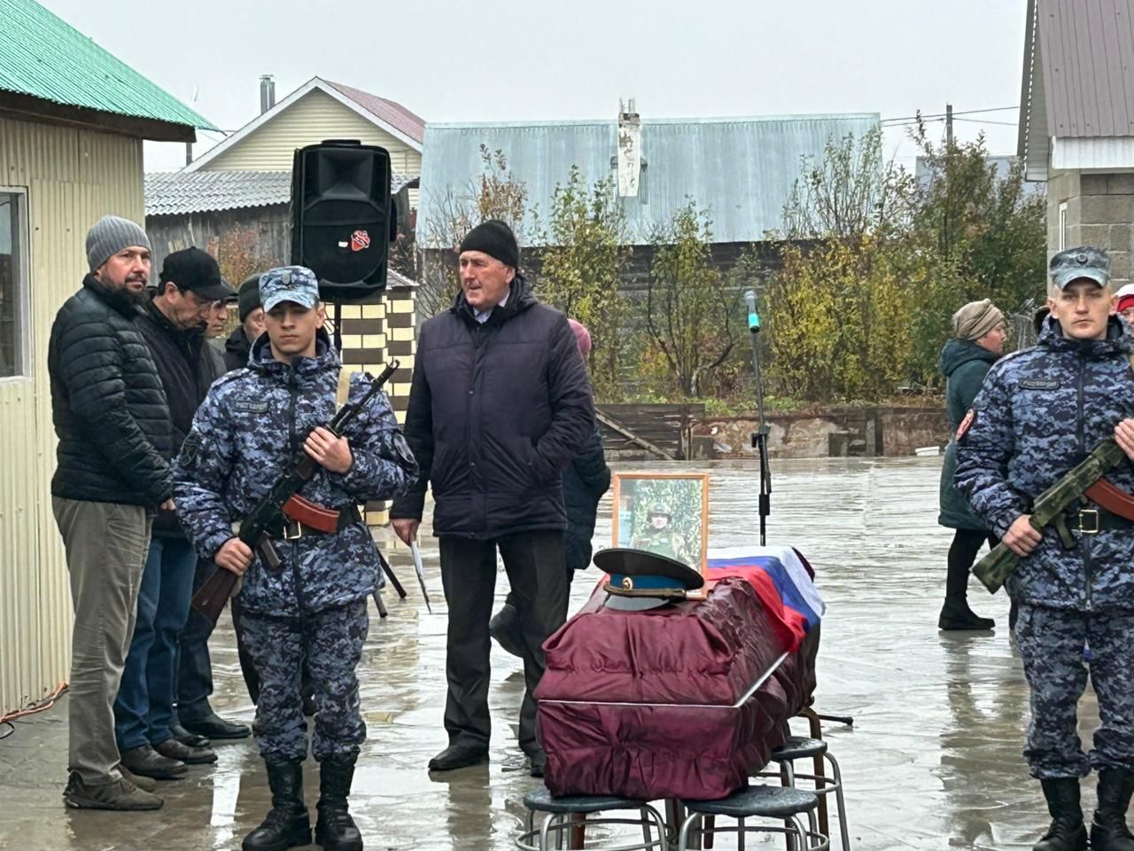 Бүген Саба тагын бер батыр улы белән хушлашты