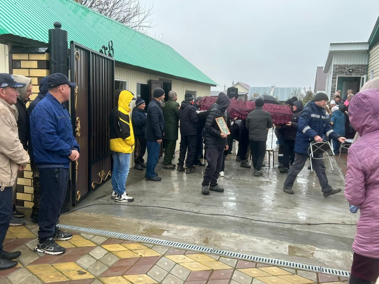 Бүген Саба тагын бер батыр улы белән хушлашты