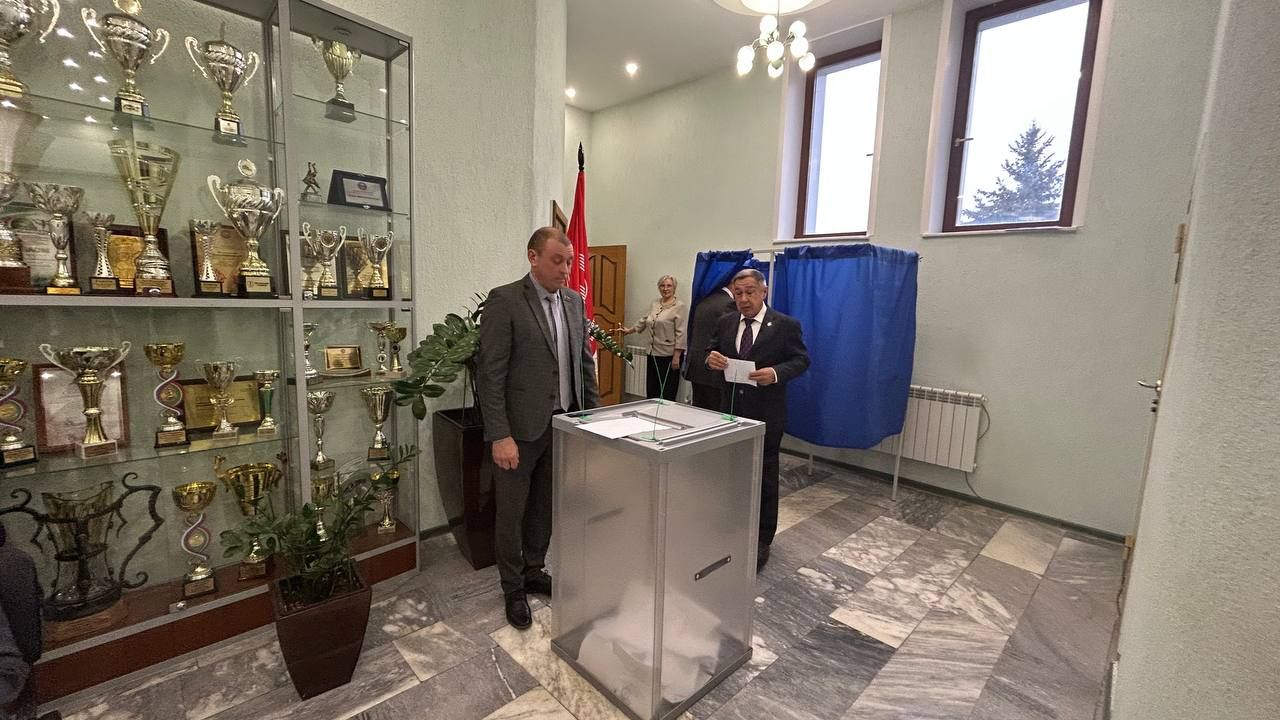 Сабада яңа башкарма комитеты җитәкчесен сайладылар
