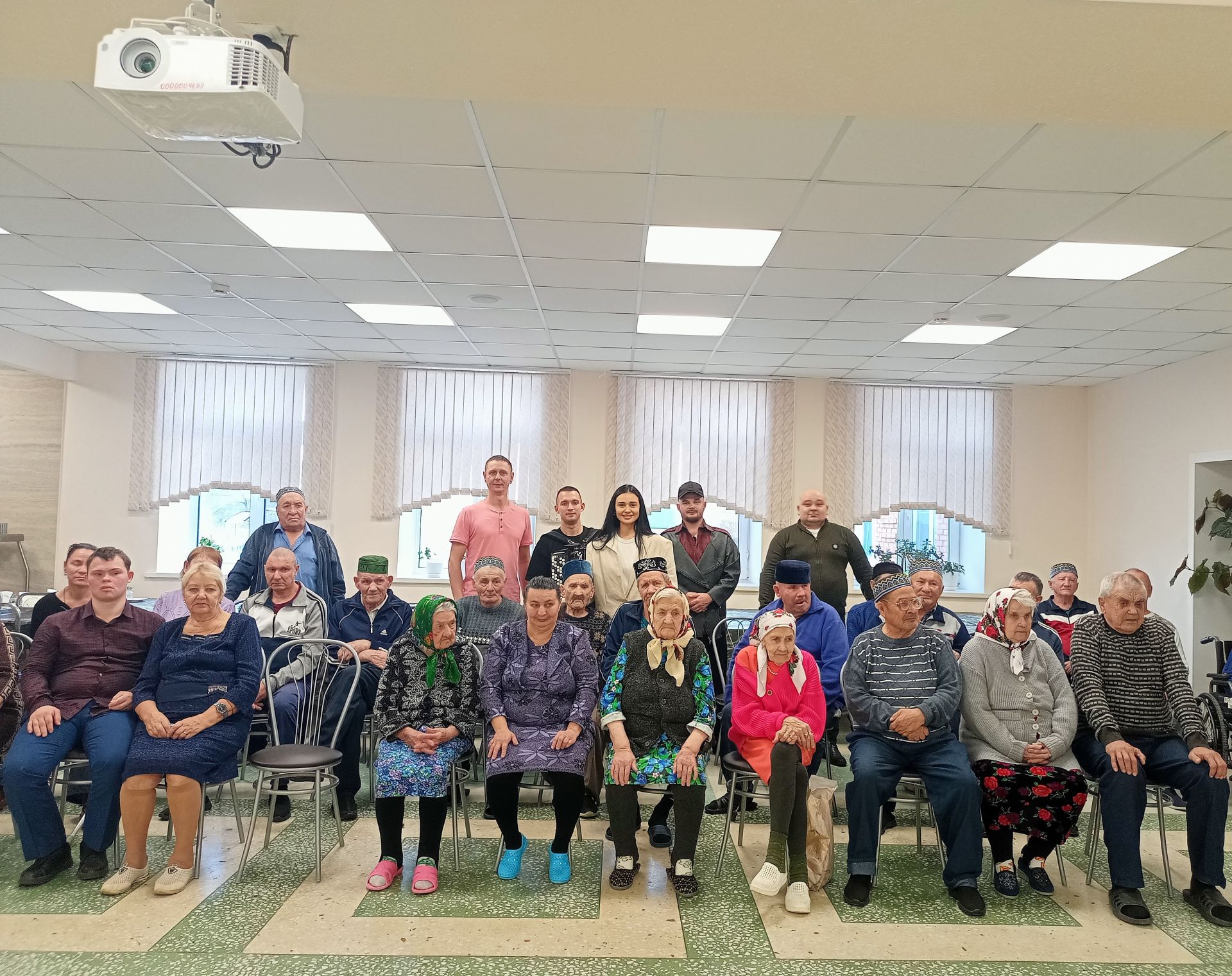 Лесхоз картлар һәм өлкәннәр йортында  популяр җырчы Гөлназ Асаева чыгыш ясады
