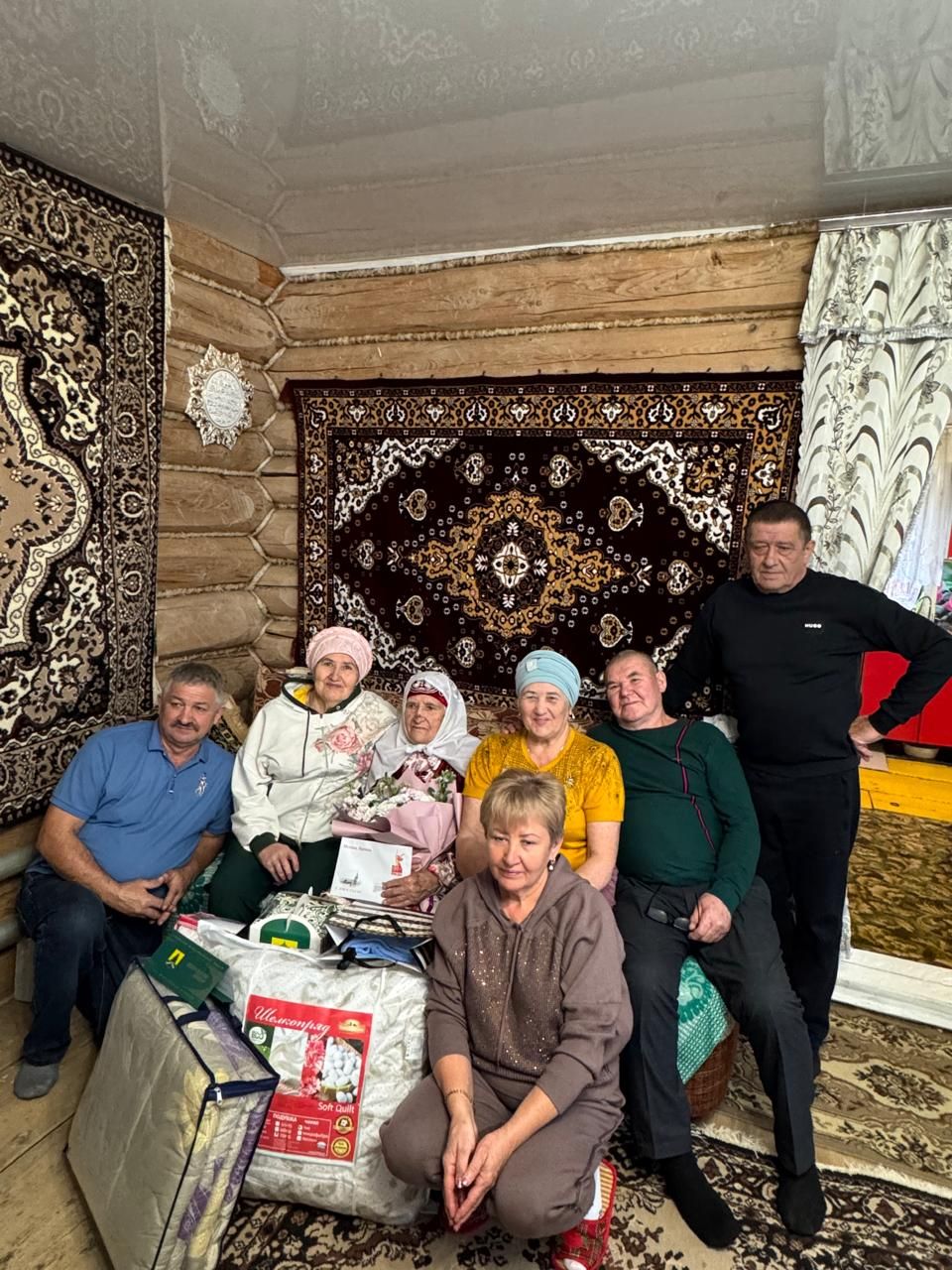 Олы Шыңар авылында яшәүче  Минсырур  Гайфуллинаны 95 яшьлек юбилее белән котладылар