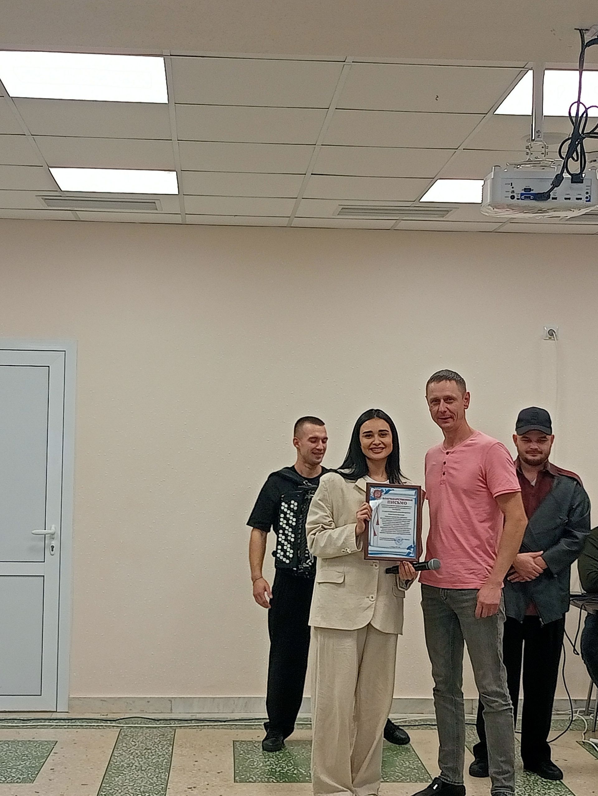 Лесхоз картлар һәм өлкәннәр йортында  популяр җырчы Гөлназ Асаева чыгыш ясады