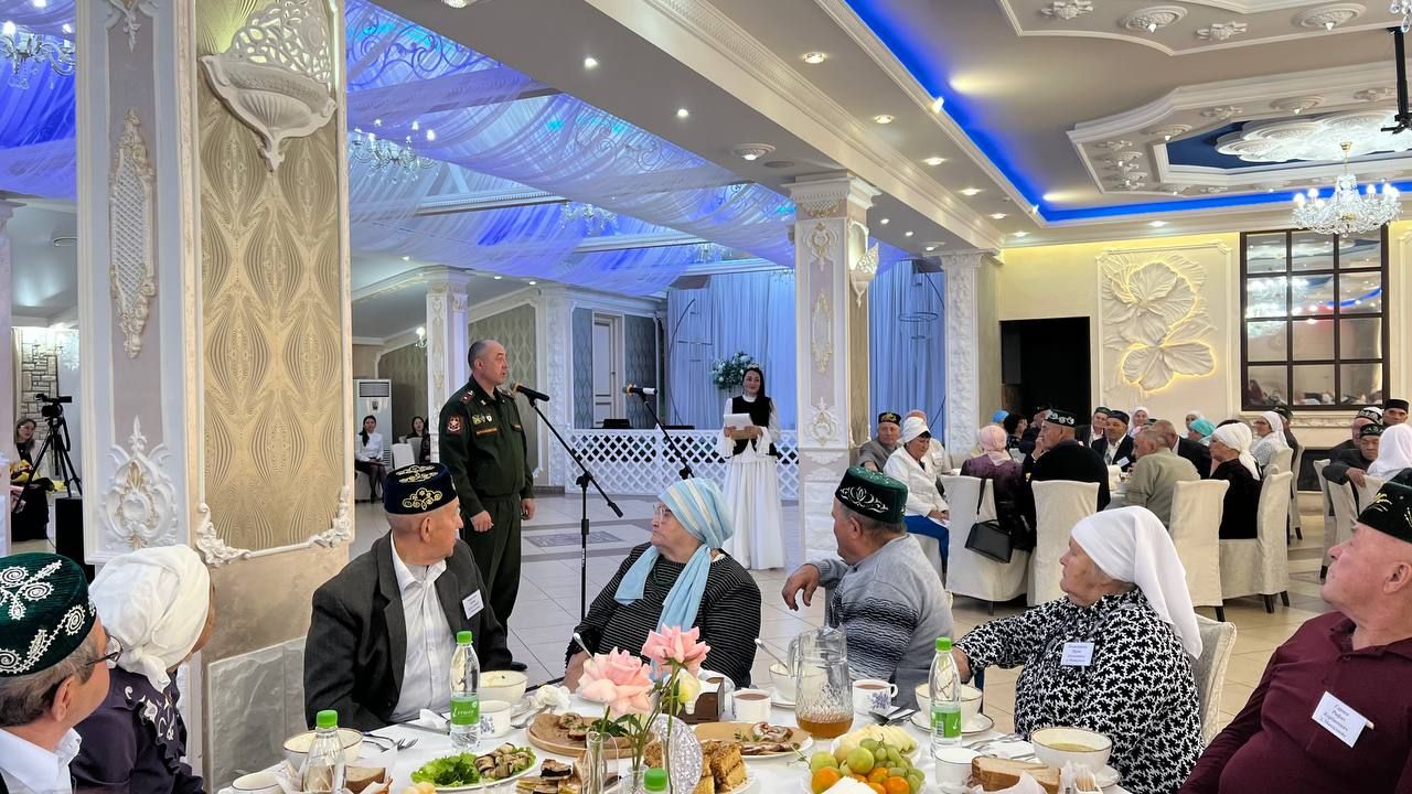 Сабада 50 һәм 60 ел бергә гомер иткән алтын һәм бриллиант парларны хөрмәтләделәр (фоторепортаж)
