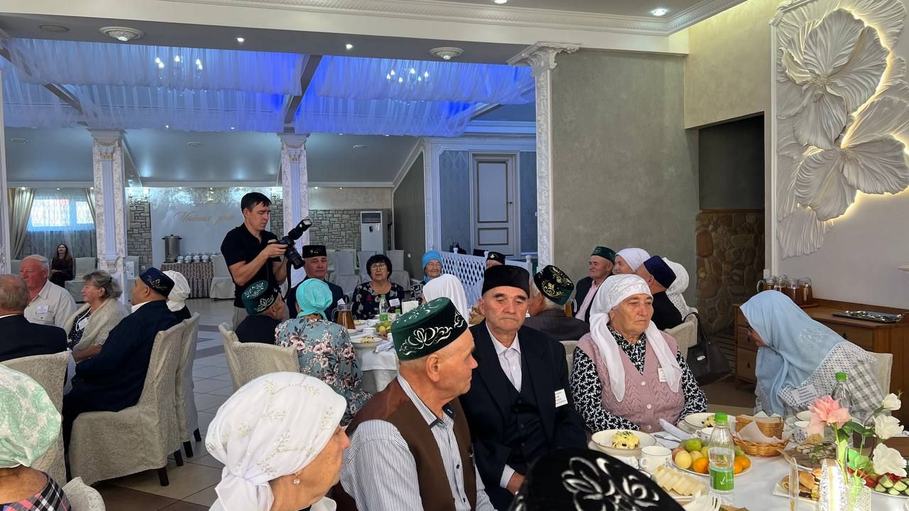 Сабада 50 һәм 60 ел бергә гомер иткән алтын һәм бриллиант парларны хөрмәтләделәр (фоторепортаж)