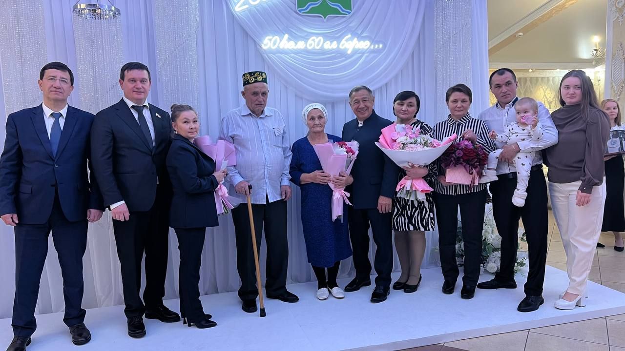 Сабада 50 һәм 60 ел бергә гомер иткән алтын һәм бриллиант парларны хөрмәтләделәр (фоторепортаж)