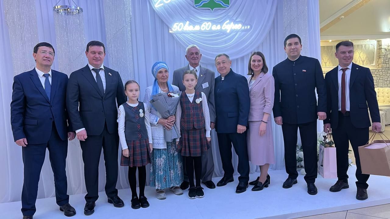 Сабада 50 һәм 60 ел бергә гомер иткән алтын һәм бриллиант парларны хөрмәтләделәр (фоторепортаж)