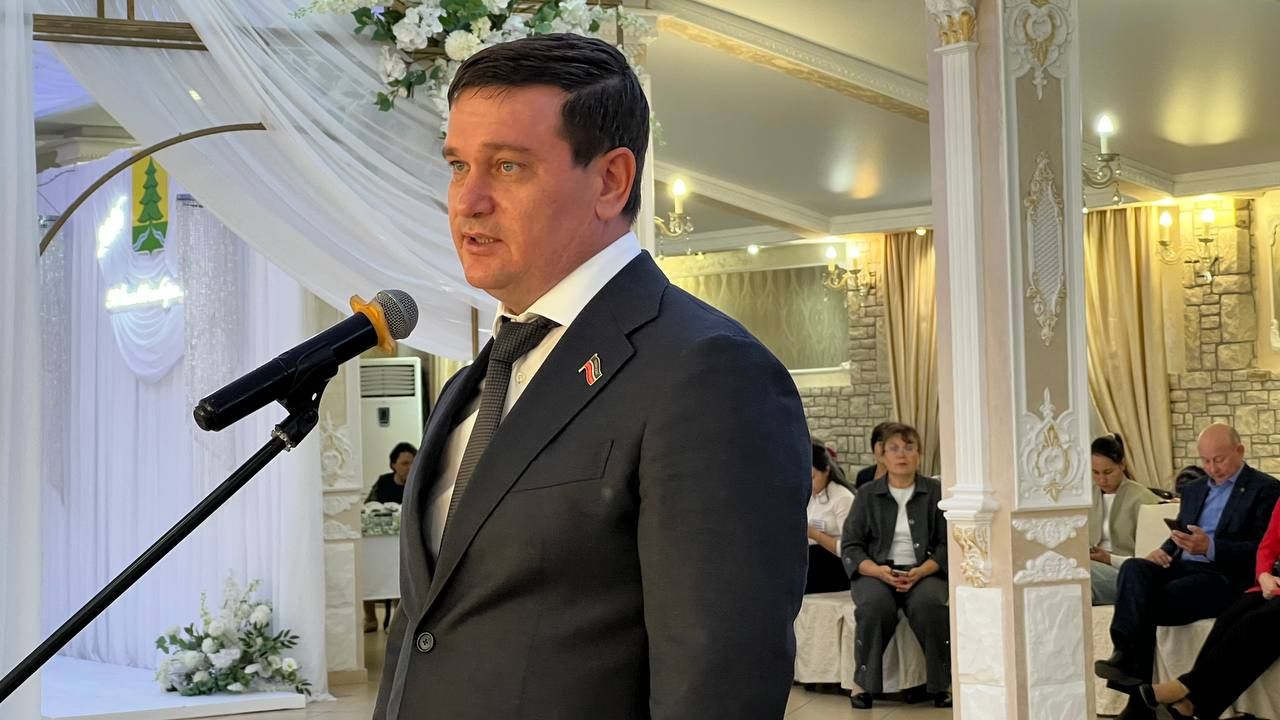 Сабада 50 һәм 60 ел бергә гомер иткән алтын һәм бриллиант парларны хөрмәтләделәр (фоторепортаж)
