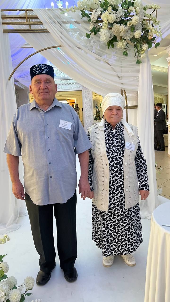 Сабада 50 һәм 60 ел бергә гомер иткән алтын һәм бриллиант парларны хөрмәтләделәр (фоторепортаж)