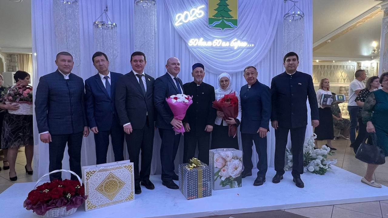 Сабада 50 һәм 60 ел бергә гомер иткән алтын һәм бриллиант парларны хөрмәтләделәр (фоторепортаж)