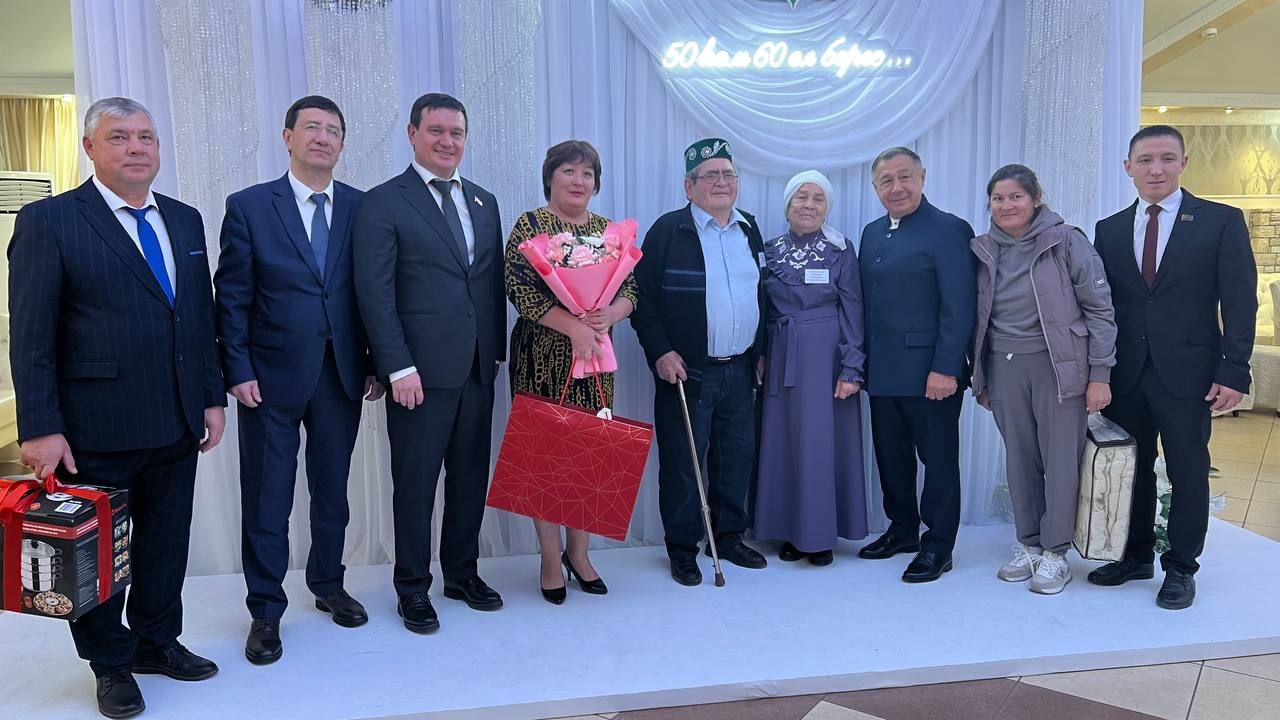 Сабада 50 һәм 60 ел бергә гомер иткән алтын һәм бриллиант парларны хөрмәтләделәр (фоторепортаж)