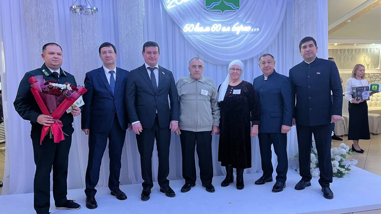 Сабада 50 һәм 60 ел бергә гомер иткән алтын һәм бриллиант парларны хөрмәтләделәр (фоторепортаж)