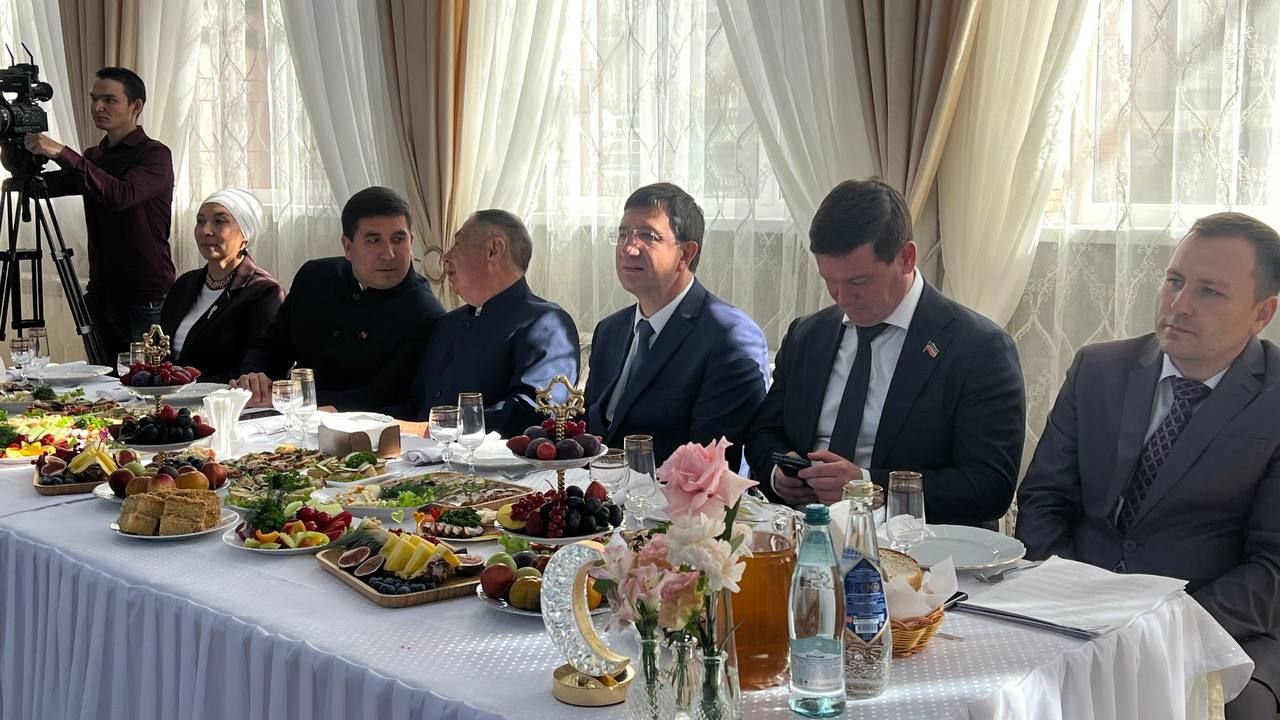 Сабада 50 һәм 60 ел бергә гомер иткән алтын һәм бриллиант парларны хөрмәтләделәр (фоторепортаж)