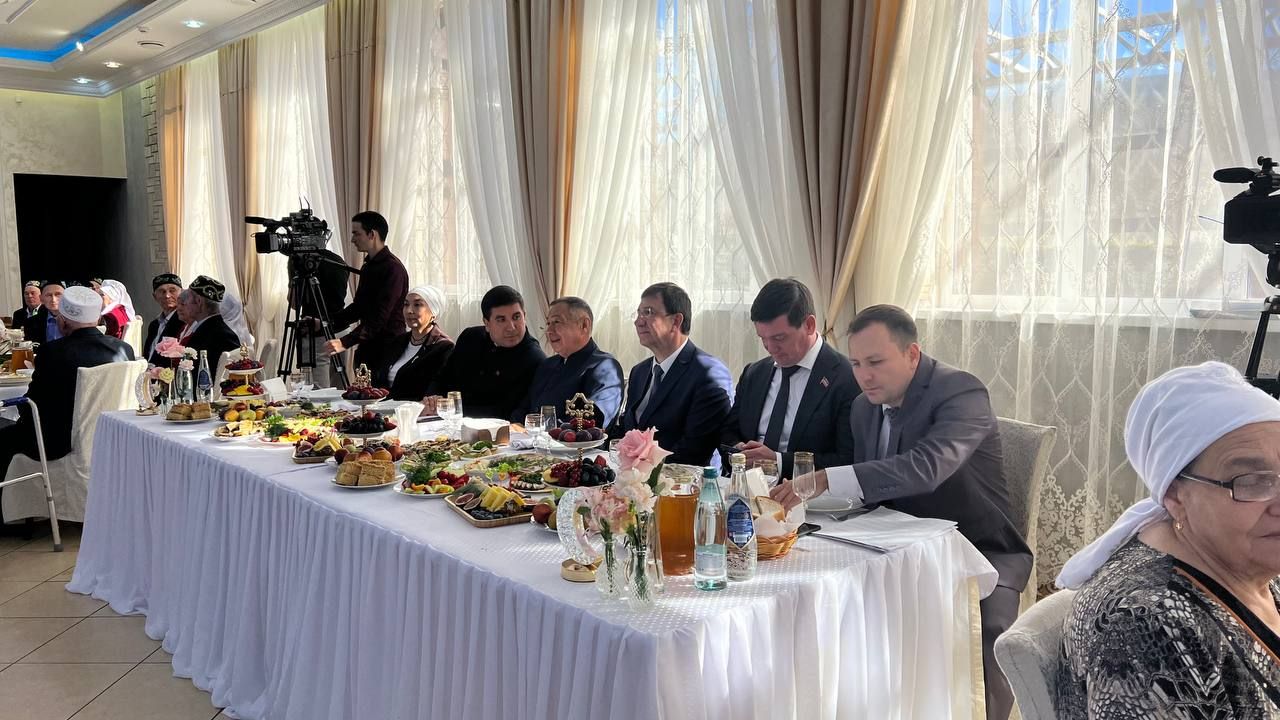 Сабада 50 һәм 60 ел бергә гомер иткән алтын һәм бриллиант парларны хөрмәтләделәр (фоторепортаж)