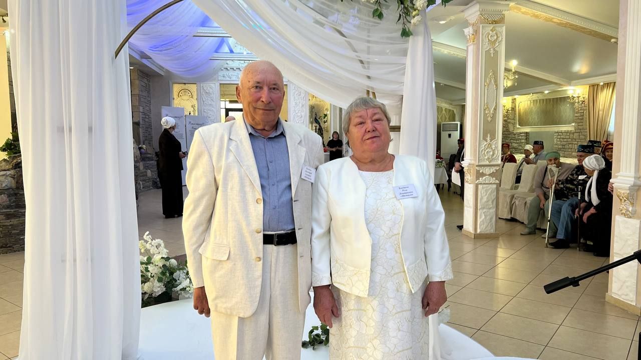 Сабада 50 һәм 60 ел бергә гомер иткән алтын һәм бриллиант парларны хөрмәтләделәр (фоторепортаж)