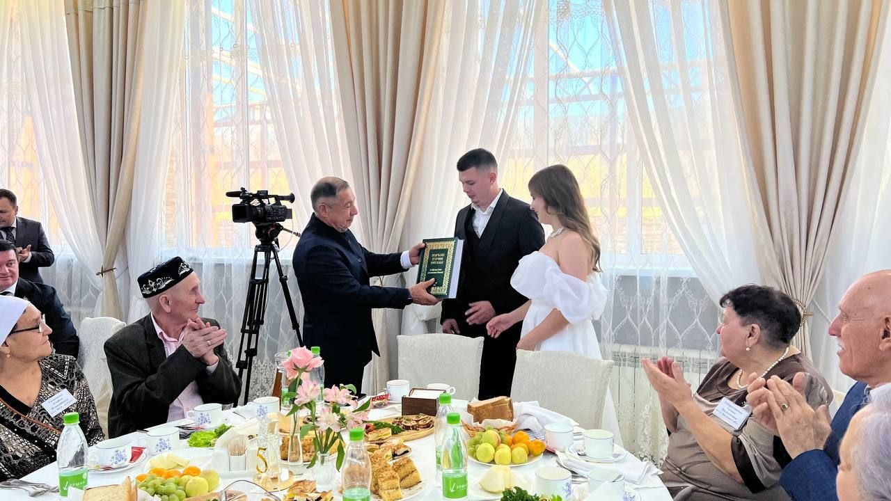 Сабада 50 һәм 60 ел бергә гомер иткән алтын һәм бриллиант парларны хөрмәтләделәр (фоторепортаж)
