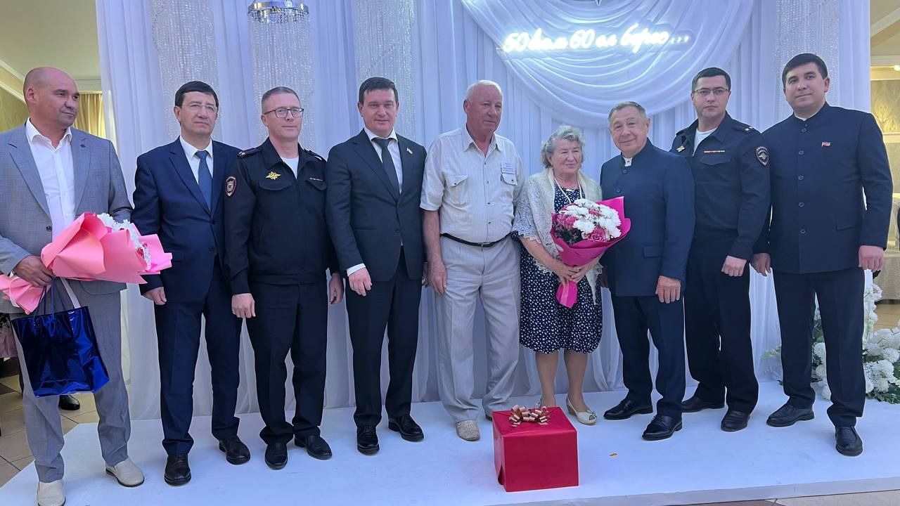 Сабада 50 һәм 60 ел бергә гомер иткән алтын һәм бриллиант парларны хөрмәтләделәр (фоторепортаж)