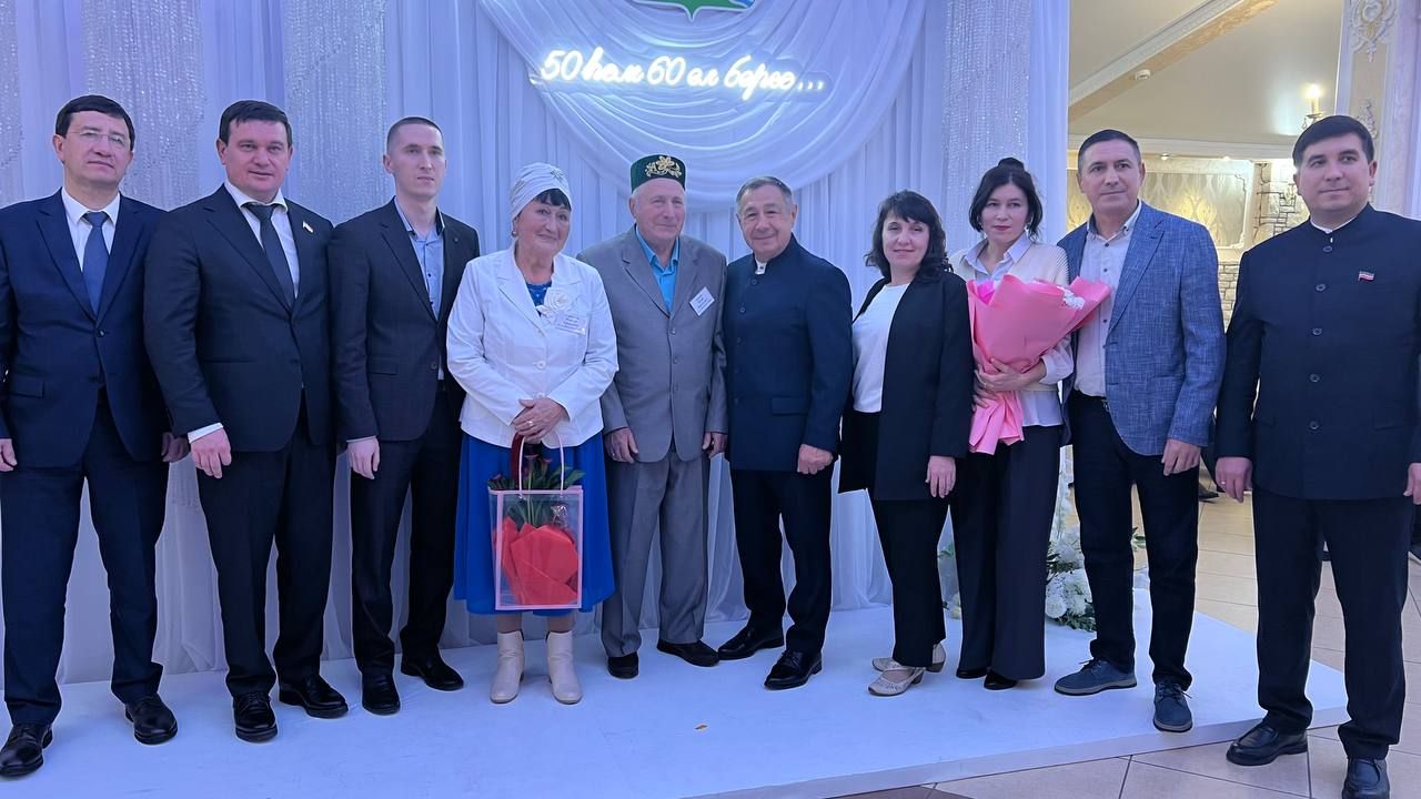 Сабада 50 һәм 60 ел бергә гомер иткән алтын һәм бриллиант парларны хөрмәтләделәр (фоторепортаж)