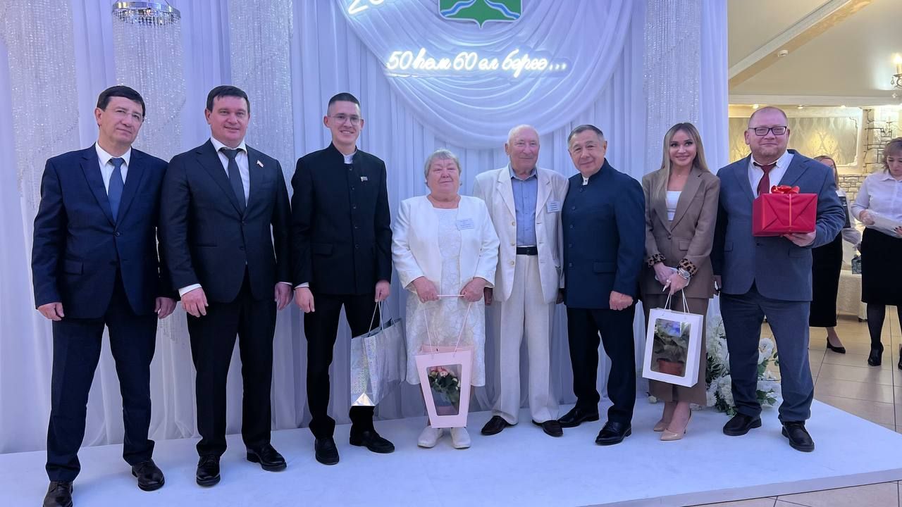 Сабада 50 һәм 60 ел бергә гомер иткән алтын һәм бриллиант парларны хөрмәтләделәр (фоторепортаж)