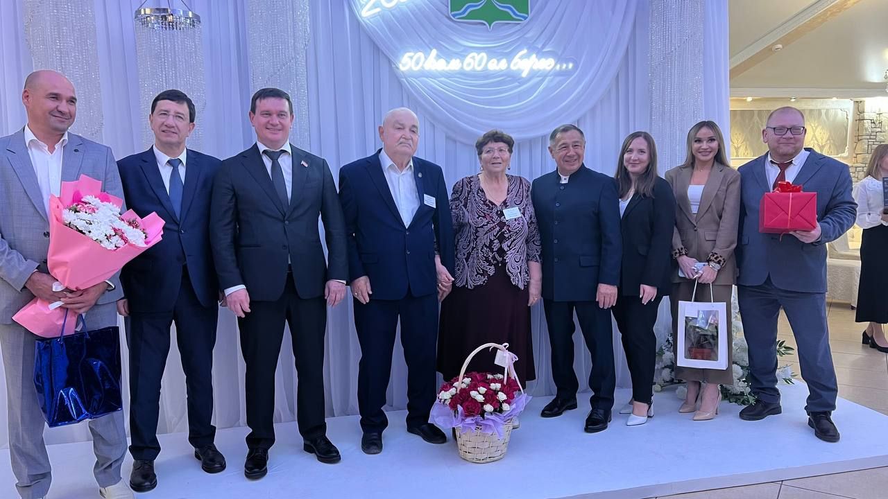 Сабада 50 һәм 60 ел бергә гомер иткән алтын һәм бриллиант парларны хөрмәтләделәр (фоторепортаж)