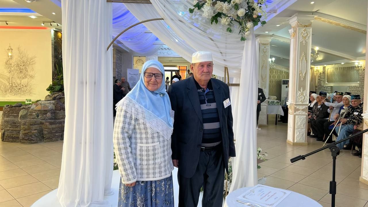 Сабада 50 һәм 60 ел бергә гомер иткән алтын һәм бриллиант парларны хөрмәтләделәр (фоторепортаж)