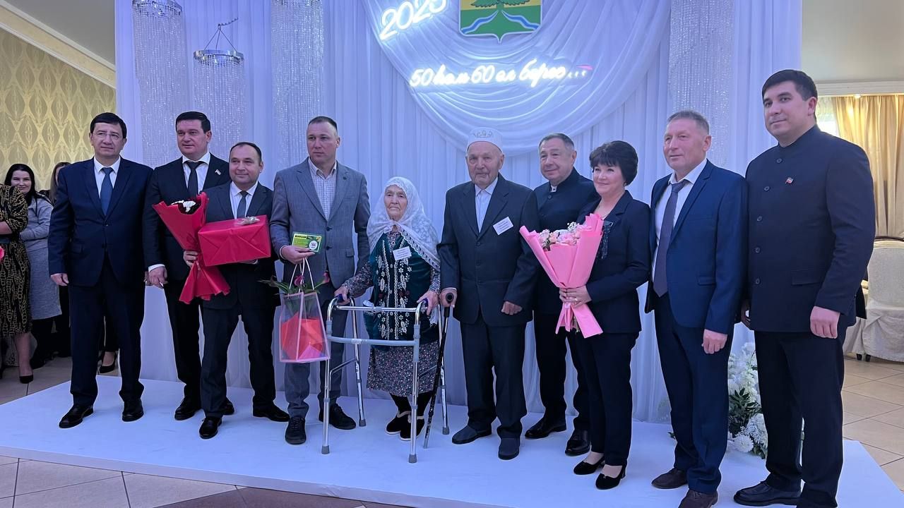 Сабада 50 һәм 60 ел бергә гомер иткән алтын һәм бриллиант парларны хөрмәтләделәр (фоторепортаж)
