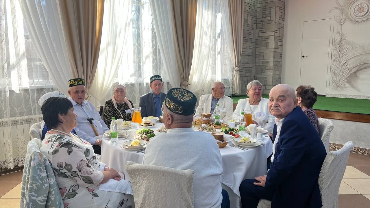 Сабада 50 һәм 60 ел бергә гомер иткән алтын һәм бриллиант парларны хөрмәтләделәр (фоторепортаж)