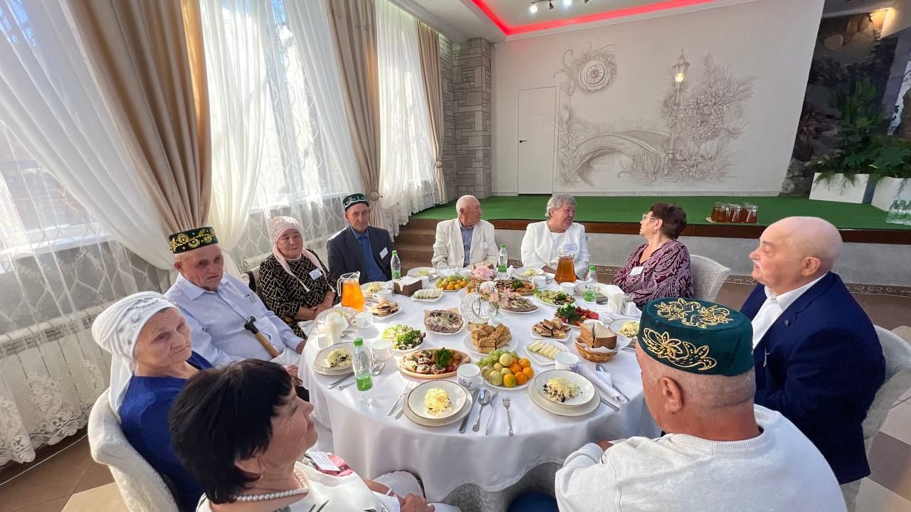 Сабада 50 һәм 60 ел бергә гомер иткән алтын һәм бриллиант парларны хөрмәтләделәр (фоторепортаж)
