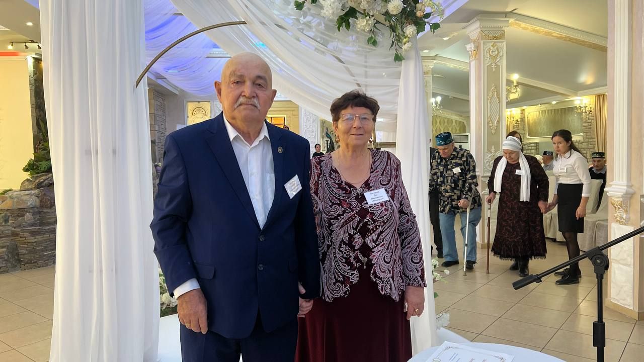 Сабада 50 һәм 60 ел бергә гомер иткән алтын һәм бриллиант парларны хөрмәтләделәр (фоторепортаж)