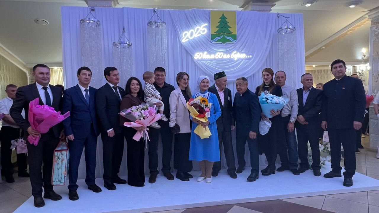 Сабада 50 һәм 60 ел бергә гомер иткән алтын һәм бриллиант парларны хөрмәтләделәр (фоторепортаж)