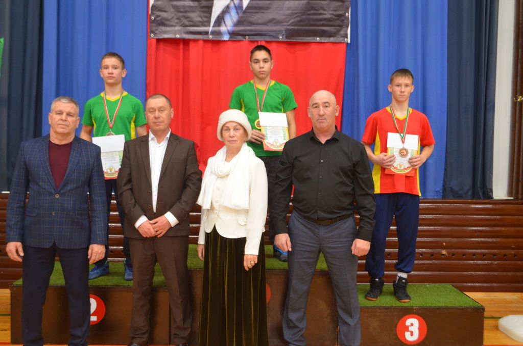 Сабада Фәргать Нәбиуллин истәлегенә ачык  көрәш турниры узды