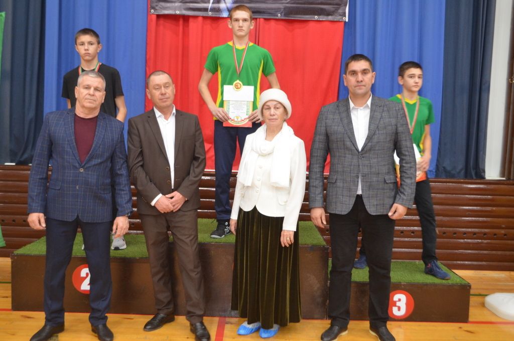 Сабада Фәргать Нәбиуллин истәлегенә ачык  көрәш турниры узды
