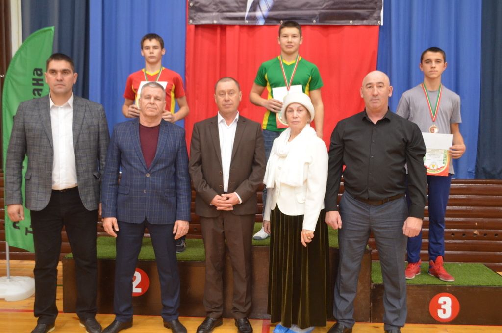 Сабада Фәргать Нәбиуллин истәлегенә ачык  көрәш турниры узды