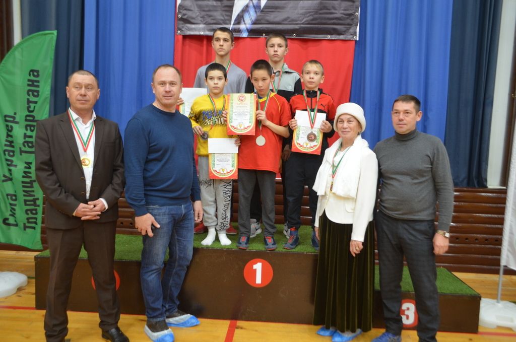 Сабада Фәргать Нәбиуллин истәлегенә ачык  көрәш турниры узды
