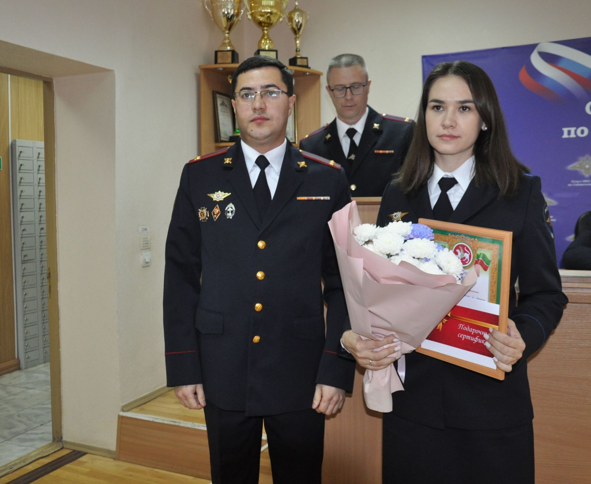 Полициядә район башлыгы бүлек хезмәткәрләрен  һөнәри бәйрәмнәре белән котлады