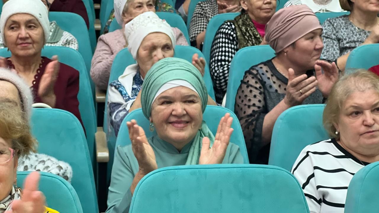 Район мәдәният йортында якынлашып килүче  Әниләр көне уңаеннан бәйрәм концерты узды