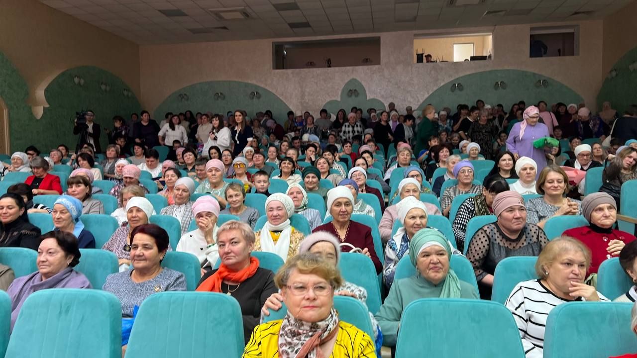 Район мәдәният йортында якынлашып килүче  Әниләр көне уңаеннан бәйрәм концерты узды