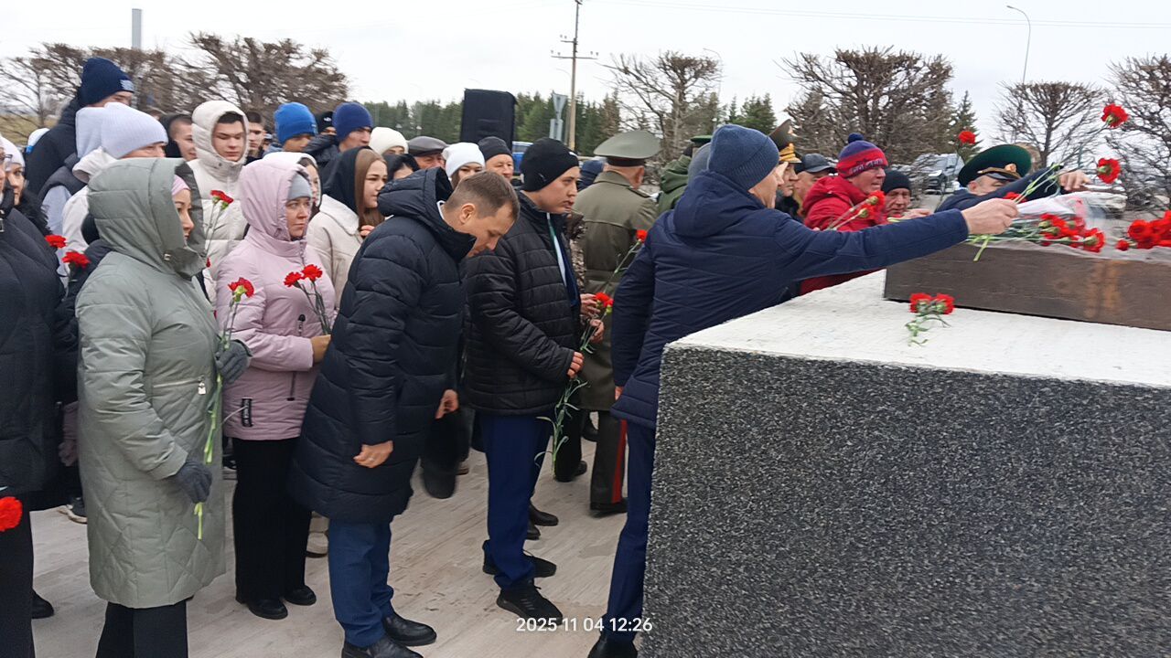 Бүген Сабада Бөек Ватан сугышында һәлак булганнар һәм хәбәрсез югалганнар истәлегенә һәйкәл ачылды