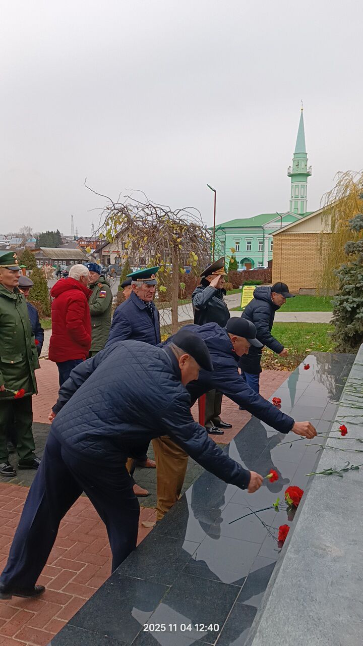 Бүген Сабада Бөек Ватан сугышында һәлак булганнар һәм хәбәрсез югалганнар истәлегенә һәйкәл ачылды
