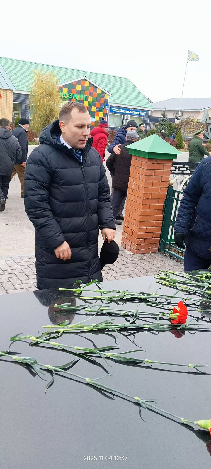 Бүген Сабада Бөек Ватан сугышында һәлак булганнар һәм хәбәрсез югалганнар истәлегенә һәйкәл ачылды