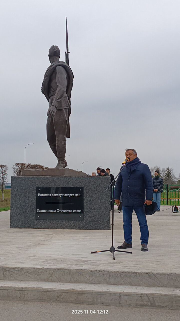 Бүген Сабада Бөек Ватан сугышында һәлак булганнар һәм хәбәрсез югалганнар истәлегенә һәйкәл ачылды